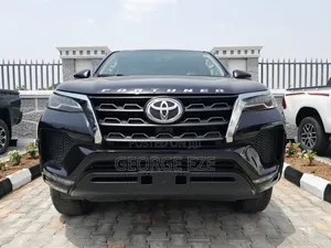 Toyota Fortuner 2023 Black