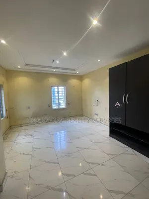 3bdrm Apartment in Adeniran Ogunsanya for rent