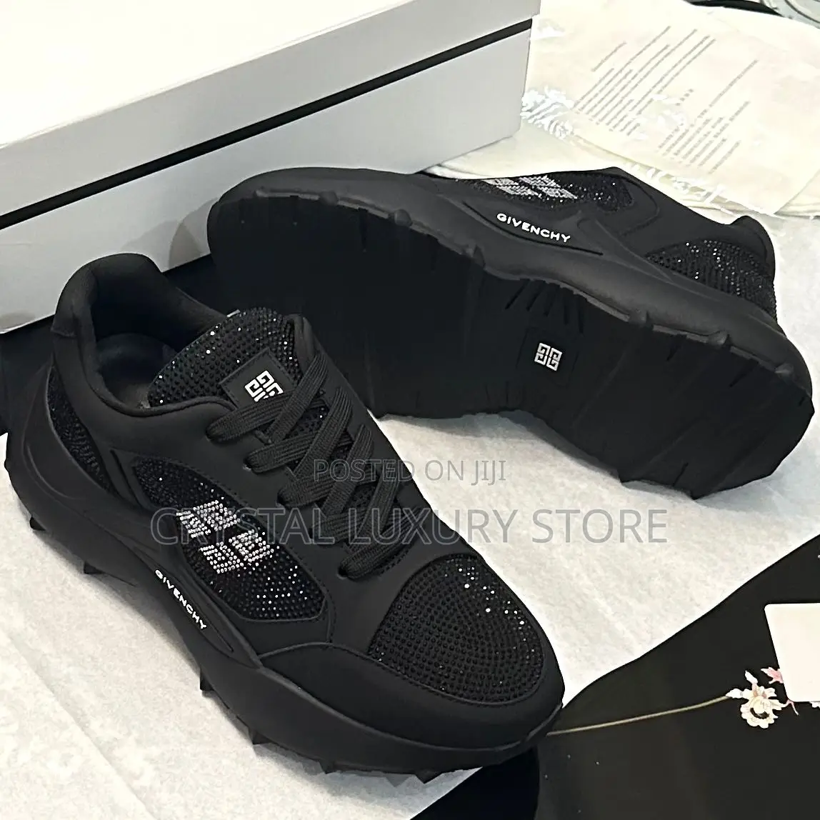 Givenchy Quality Luxury Men Stud Sneakers