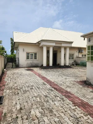3bdrm Apartment in Lekki Phase1 for rent