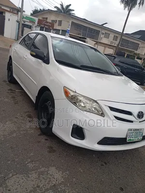 Toyota Corolla LE 4dr Sedan (1.8L 4cyl 4A) 2012 White
