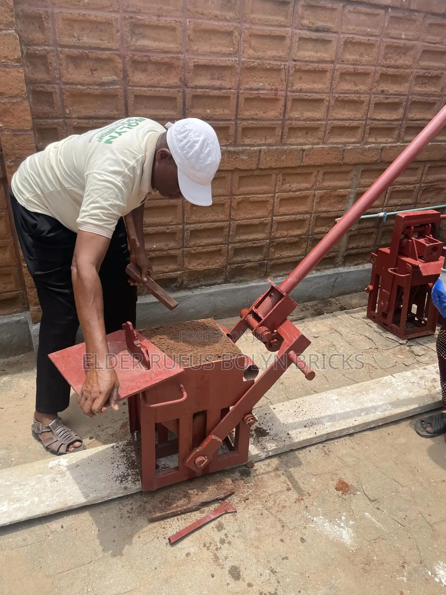 Clay Brick Press Machine;Makes 2bricks Per Time Manual/Multi Purpose