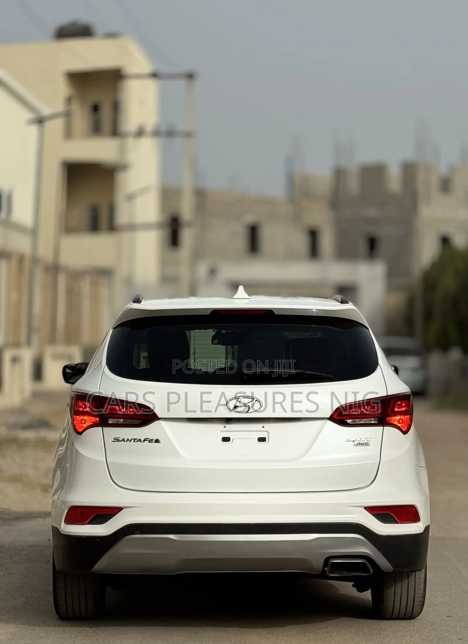 Hyundai Santa Fe 2017 White