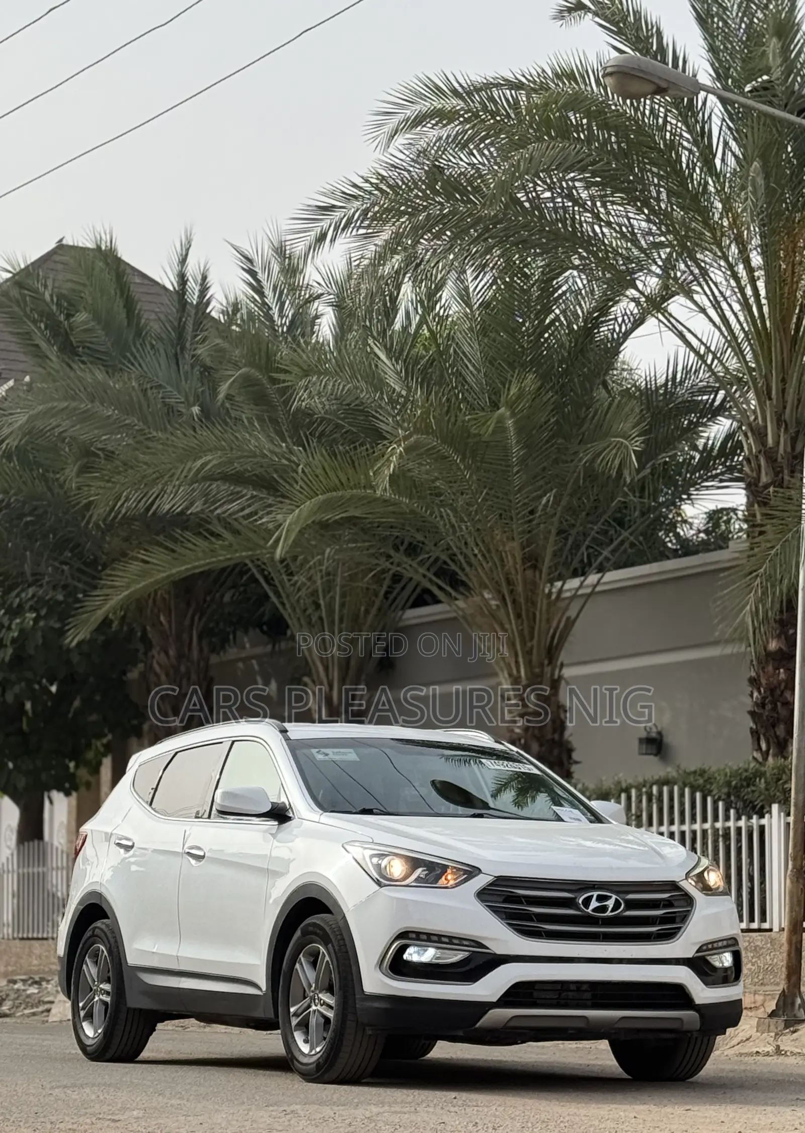 Hyundai Santa Fe 2017 White