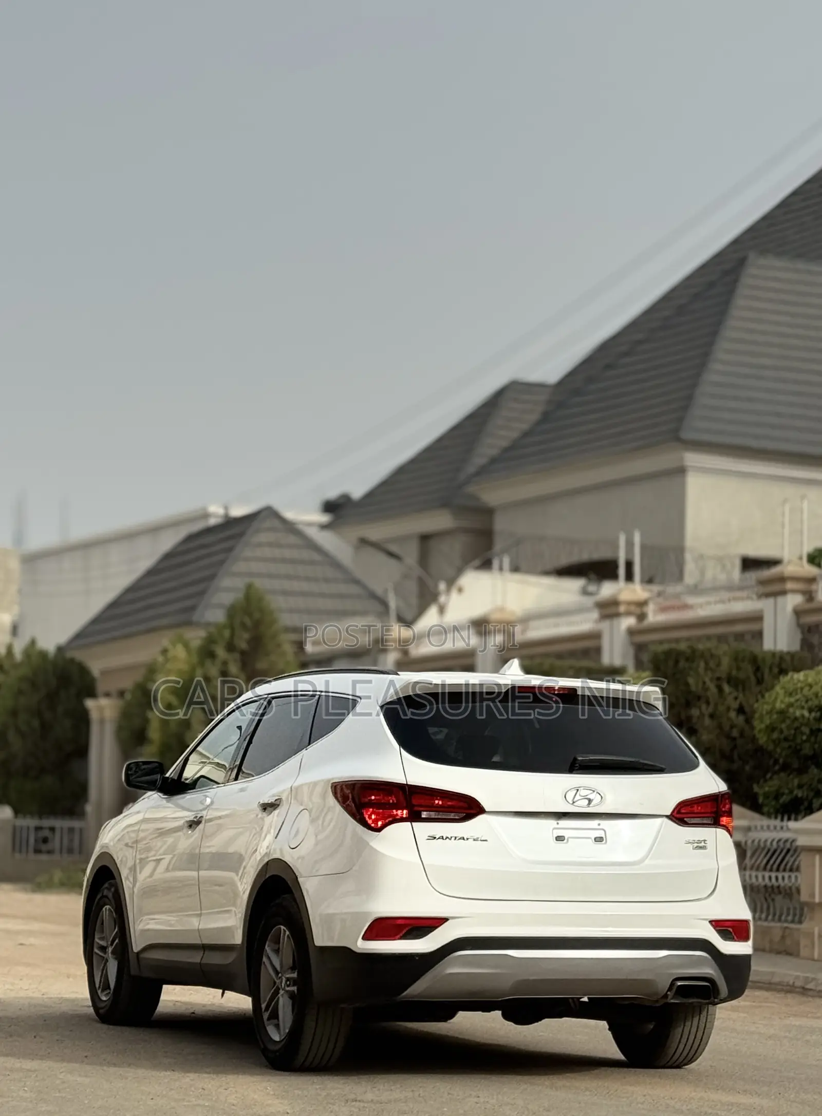 Hyundai Santa Fe 2017 White