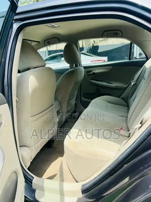 Toyota Corolla LE 4dr Sedan (1.8L 4cyl 4A) 2011 Gray