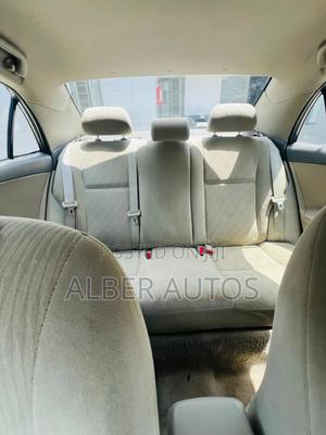 Toyota Corolla LE 4dr Sedan (1.8L 4cyl 4A) 2011 Gray