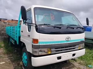 Toyota Dyna400 17feet Long Chassis