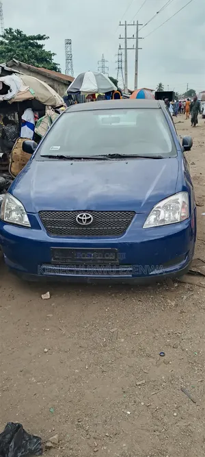 Toyota Avensis Liftback 2004 Blue