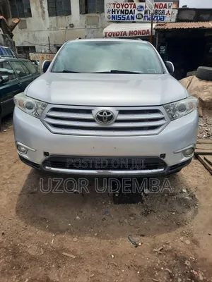 Toyota Highlander 3.5L 4WD 2013 Silver