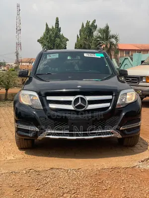 Mercedes-Benz GLK-Class Base GLK 350 4dr AWD 4MATIC (3.5L 6cyl 7A) 2015