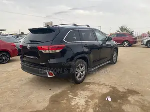 Toyota Highlander XLE 4dr SUV AWD (3.5L 6cyl 6A) 2015 Black