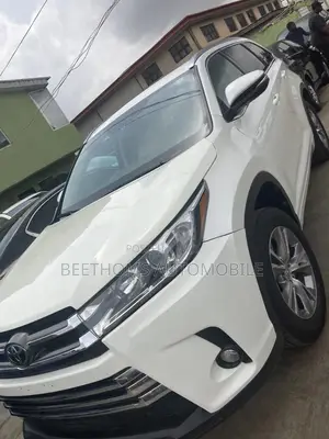 Toyota Highlander XLE 4dr SUV (3.5L 6cyl 6A) 2015 White