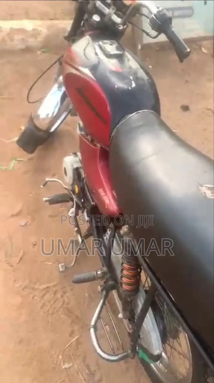 Bajaj Boxer 2019 Red