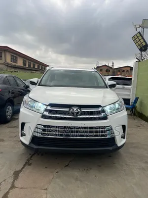 Toyota Highlander XLE 4dr SUV (3.5L 6cyl 6A) 2015 White