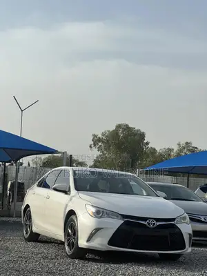 Toyota Camry SE 4dr Sedan (2.5L 4cyl 6A) 2015 White