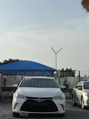 Toyota Camry SE 4dr Sedan (2.5L 4cyl 6A) 2015 White