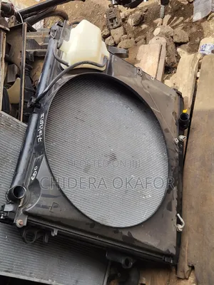 Radiator and Cont Lx5 70 V8. 2017 T9 2020