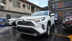 Toyota RAV4 Limited AWD 2023 White