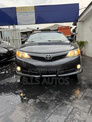 Toyota Camry SE 4dr Sedan (2.5L 4cyl 6A) 2013 Gray