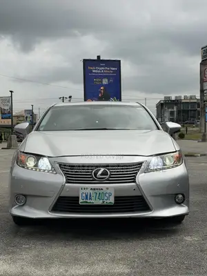 Lexus ES 2015 Silver