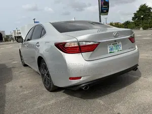 Lexus ES 2015 Silver