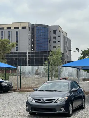 Toyota Corolla LE 4dr Sedan (1.8L 4cyl 4A) 2012 Gray