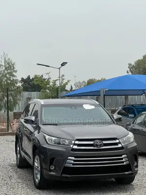 Toyota Highlander Limited 2019 Gray