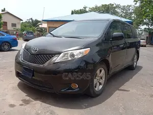 Toyota Sienna 2014 Black