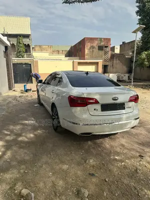 Kia K5 2011 White