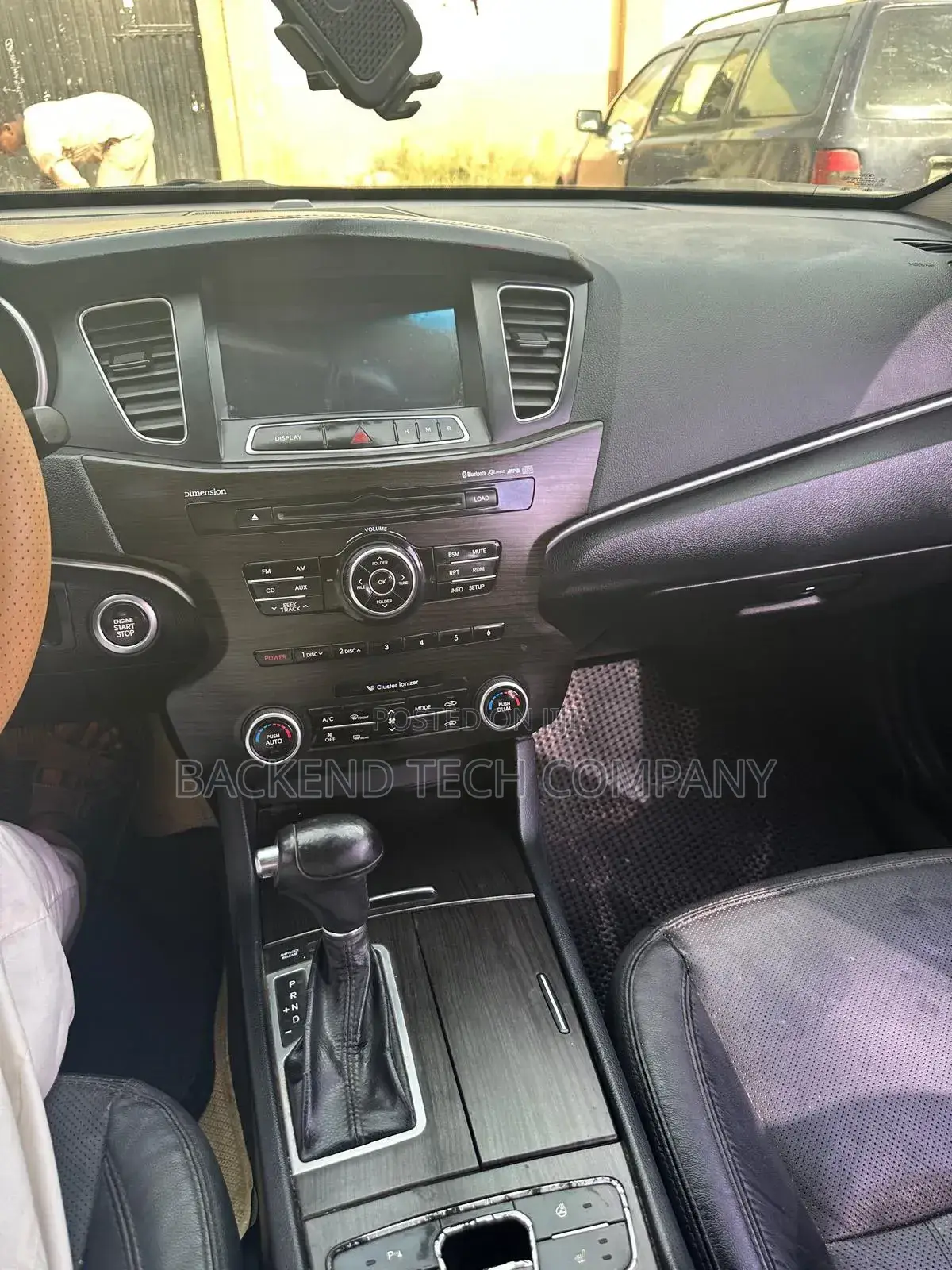 Kia K5 2011 White