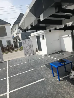 5bdrm Duplex in Lekki Expressway for sale