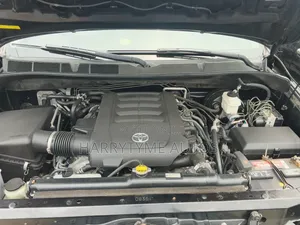 Toyota Sequoia Platinum 4dr SUV (5.7L 8cyl 6A) 2017 Black