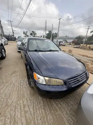 Toyota Camry 2000 Blue