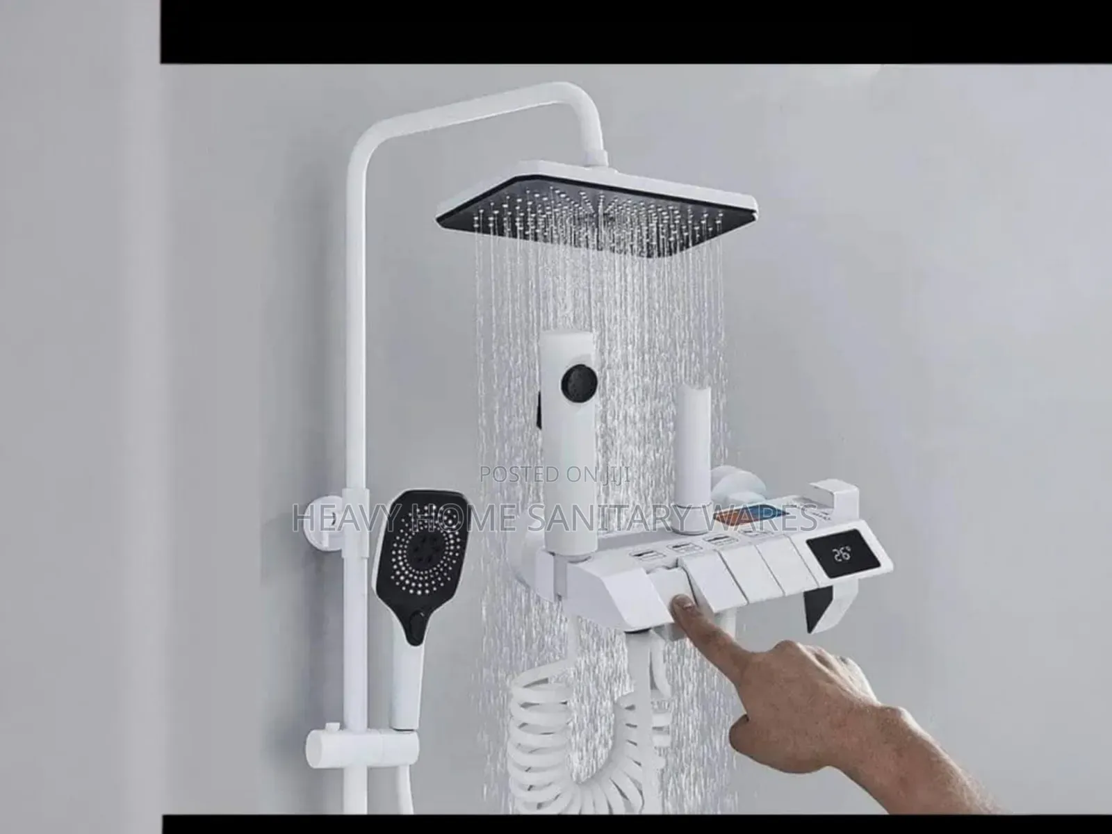 White Display Piano Shower