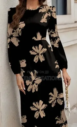 Mid - Year Promo: Elegant Crew Neck Black Dress With Apricot Flower
