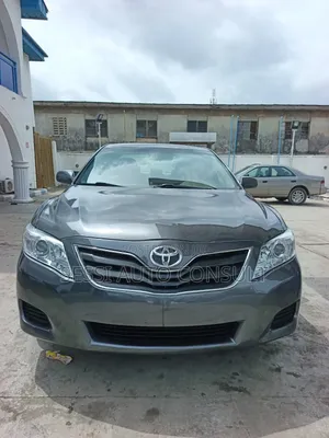 Toyota Camry LE 4dr Sedan (2.5L 4cyl 6AM) 2010 Gray