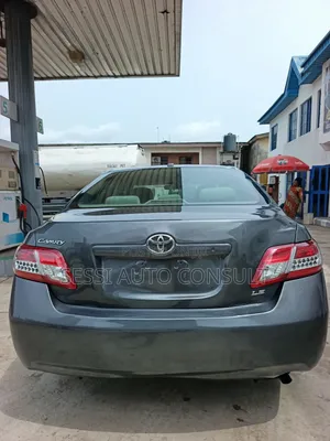 Toyota Camry LE 4dr Sedan (2.5L 4cyl 6AM) 2010 Gray