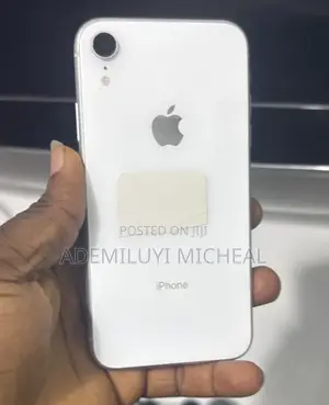 Apple iPhone XR 64 GB White