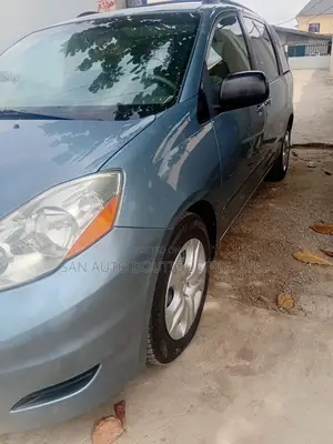 Toyota Sienna 2009 Blue