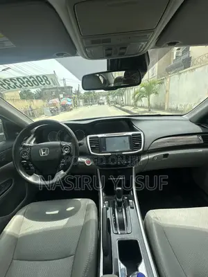 Honda Accord Touring 4dr Sedan FWD (3.5L 6cyl 6A) 2016 Maroon