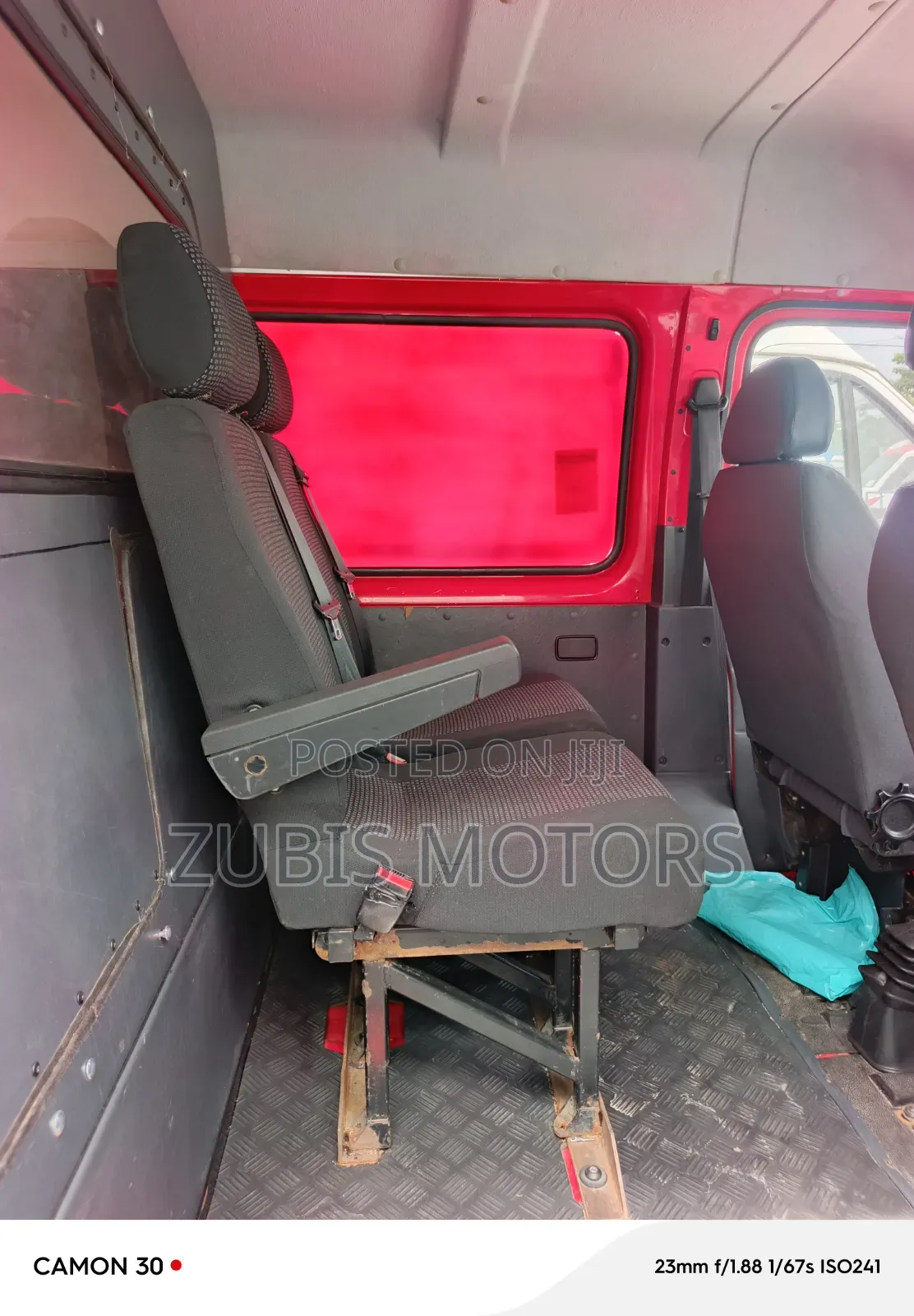 Ford Transit 2000 Red