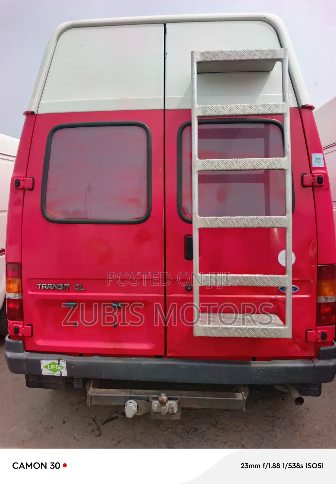 Ford Transit 2000 Red