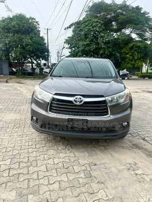 Toyota Highlander LE Plus V6 4x2 (3.5L 6cyl 6A) 2016 Gray