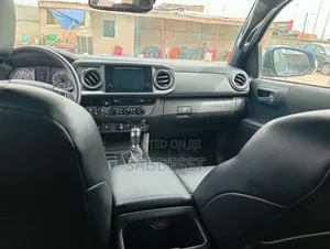 Toyota Tacoma 2018 Blue