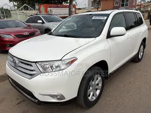 Toyota Highlander 3.5L 4WD 2013 White