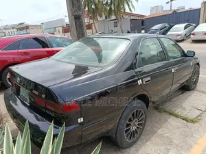 Toyota Camry 2000 Black