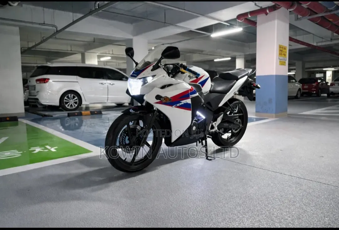 Honda CBR 2013 White