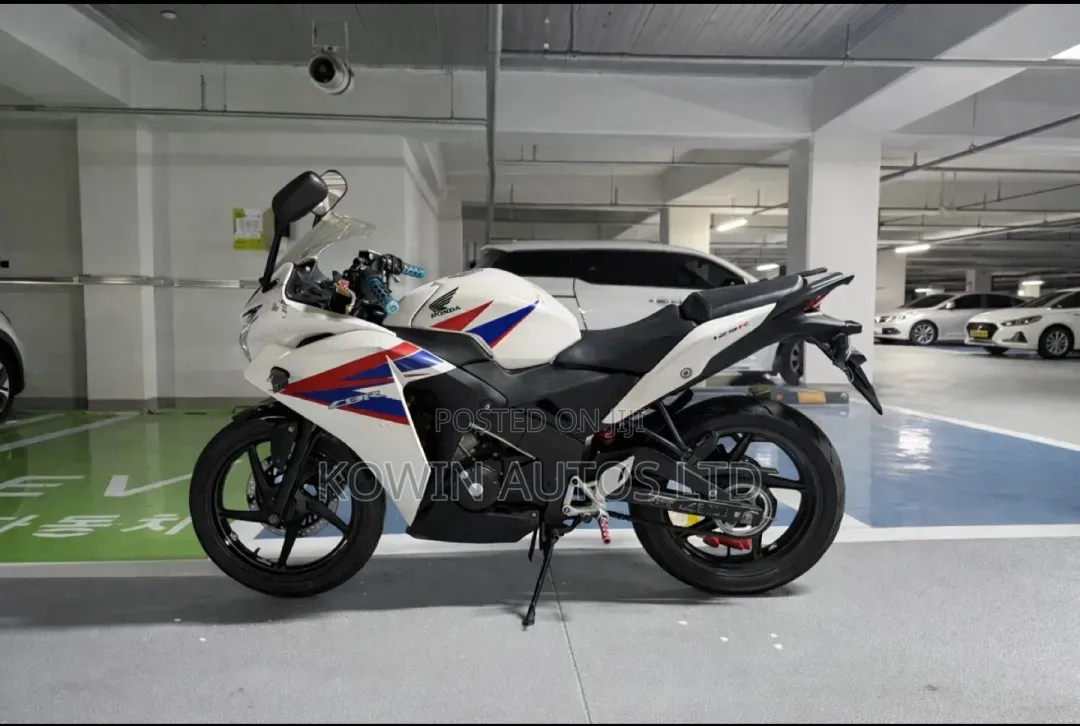 Honda CBR 2013 White