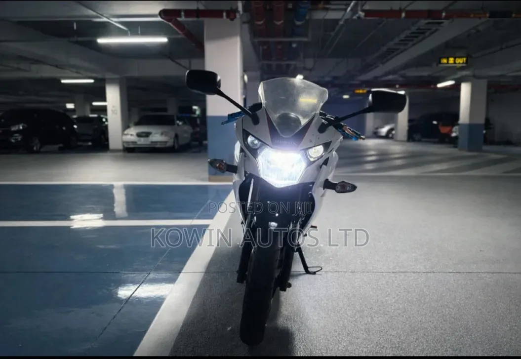 Honda CBR 2013 White